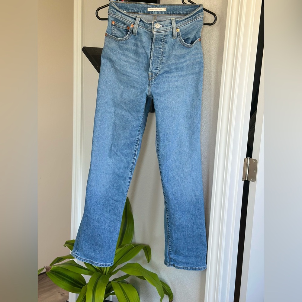 Levi’s Ribcage Straight Ankle Jeans